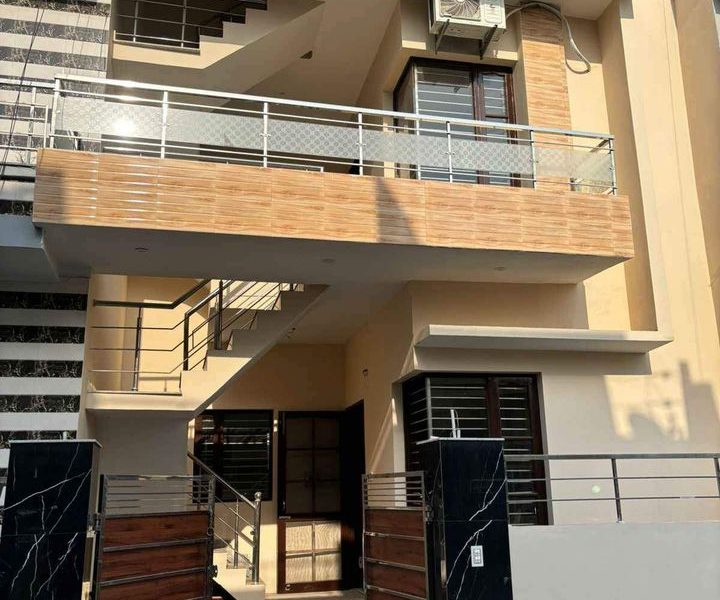4BHK Kothi 102y pay 2lac