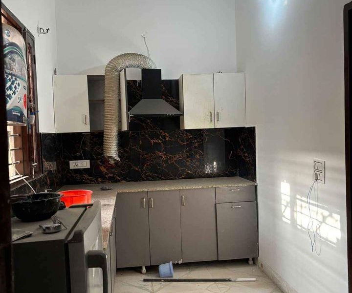 4BHK Kothi 102y pay 2lac